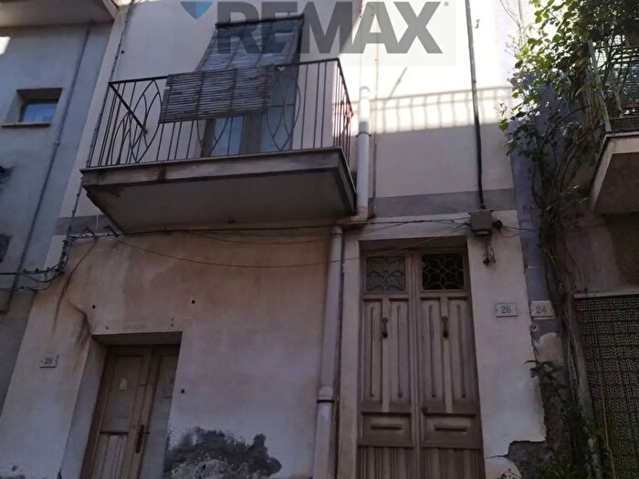 Casa trilocale in vendita in Via Alessandro Manzoni, Maletto