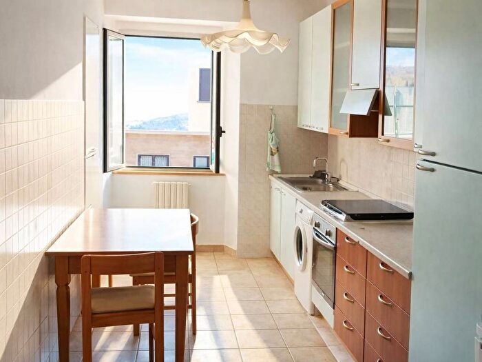 Appartamento trilocale in affitto in Via Roma, Macineborgo Loreto, Castelplanio