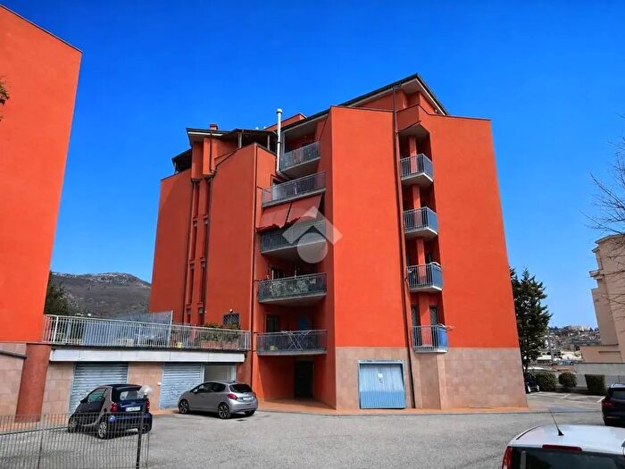 Appartamento bilocale in vendita in Via degli Aragonesi, LAquila