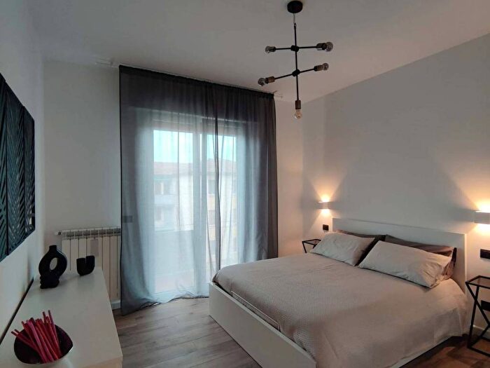 Appartamento trilocale in affitto in Via Alfredo Calzolari, Bolognina, Bologna