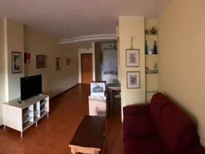 Appartamento con 6 locali in vendita in Via Pietro Farini, Terni