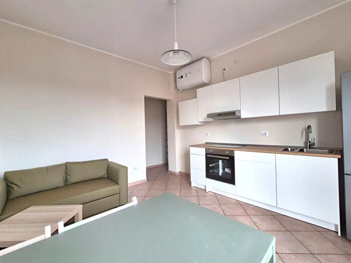 Appartamento quadrilocale in affitto in Via Prandina, Milano