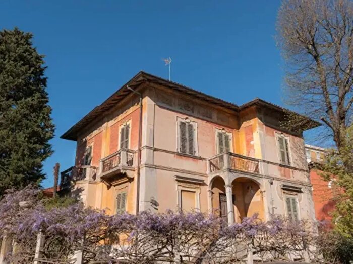Casa con 6 locali in vendita in Viale Cesare Rossi, Fano