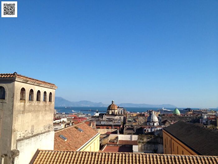 Appartamento trilocale in vendita in Napoli
