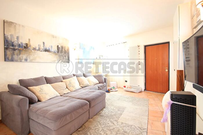 Casa con 8 locali in vendita in Strada Padana Verso Padova, Vicenza