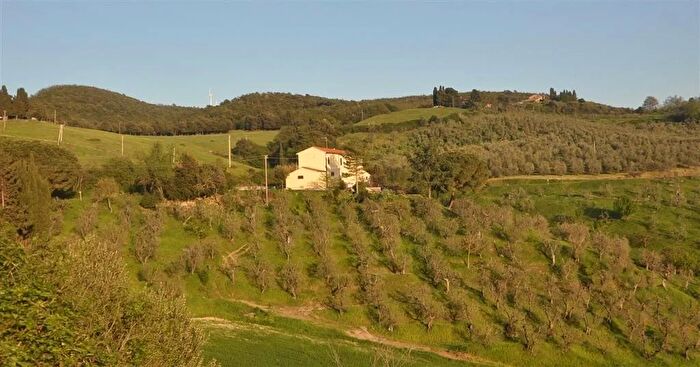 Casa con 12 locali in vendita in Santa Luce