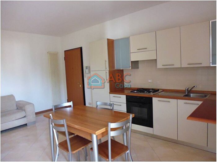 Appartamento quadrilocale in affitto in Via Giuseppe Mazzini, Montecchio Maggiore Alte Ceccato, Montecchio Maggiore