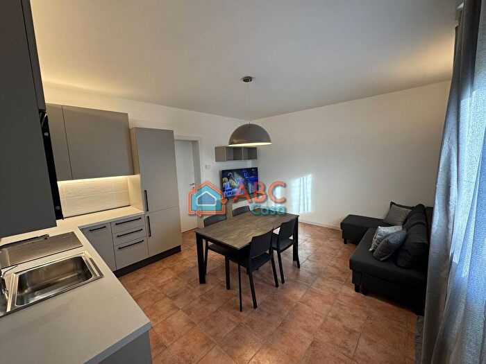 Appartamento trilocale in affitto in Via Treviso, Centro, Creazzo