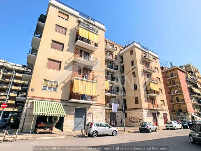 Appartamento con 5 locali in vendita in Via Nicola Arpaia, Foggia