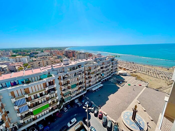 Appartamento trilocale in vendita in Via Michelangelo, Nettuno