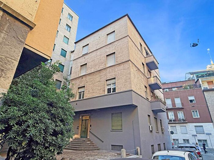 Appartamento bilocale in affitto in Via Giuseppe Sapeto, Corso Genova, Milano