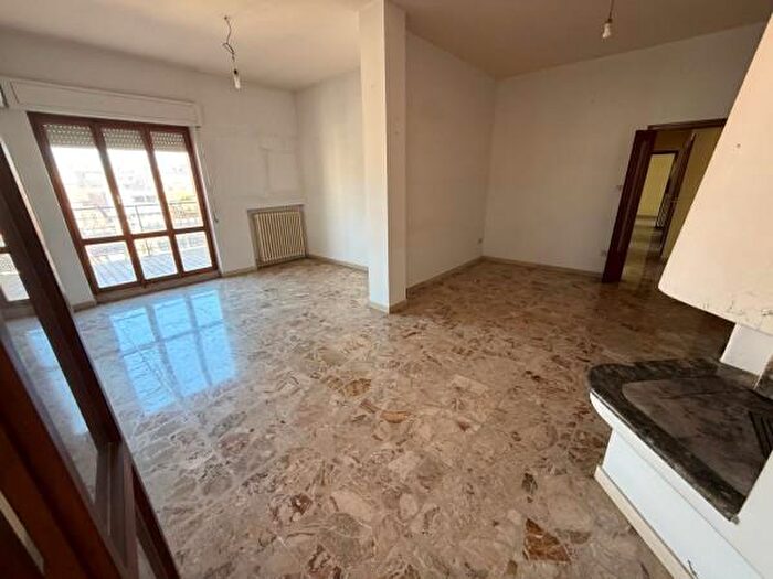 Appartamento con 6 locali in vendita in Via Torino, Civitanova Marche