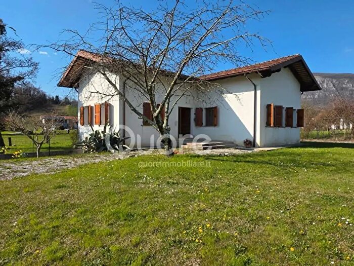 Casa con 7 locali in vendita in Via Braiduzze, Nimis