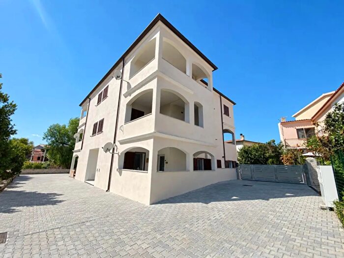 Appartamento trilocale in vendita in Via Vittorio Veneto, Posada