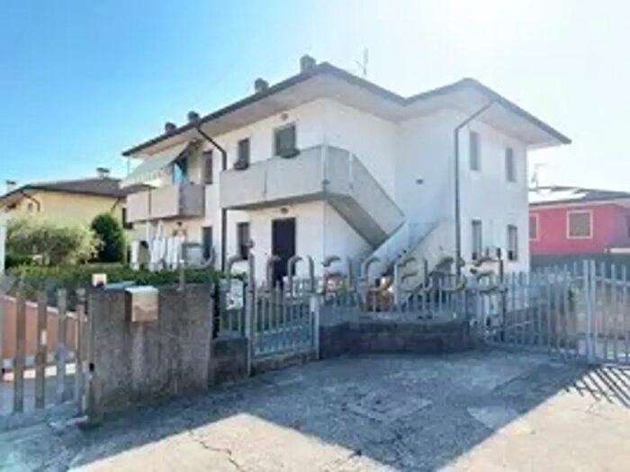 Appartamento quadrilocale in vendita in Via del Fante, Albaredo D'Adige