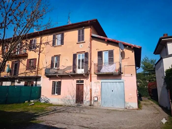 Casa con 8 locali in vendita in Via Ambrogio Zonda, Varese