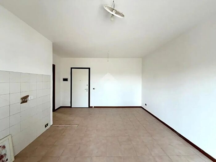 Appartamento trilocale in vendita in Via della Presolana, Brescia