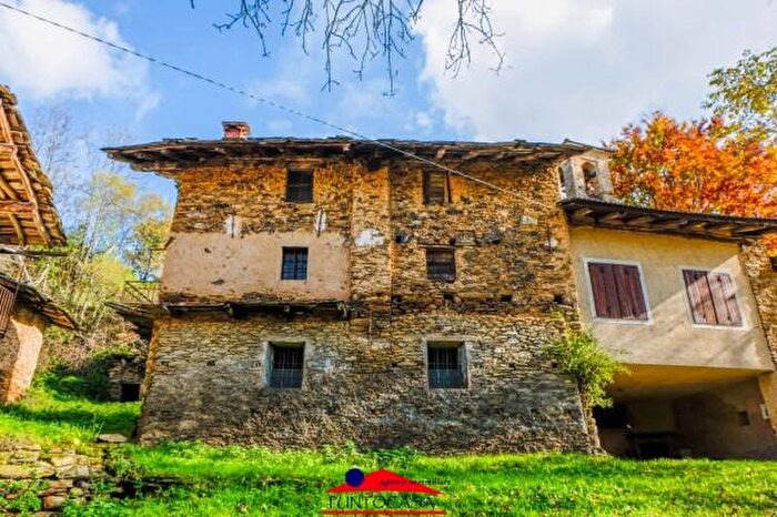 Casa quadrilocale in vendita in Borgata Roi, San Damiano Macra