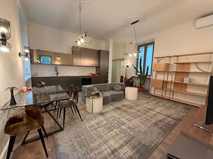 Appartamento quadrilocale in affitto in Via Giovanni De Alessandri, Vercelli Wagner, Milano