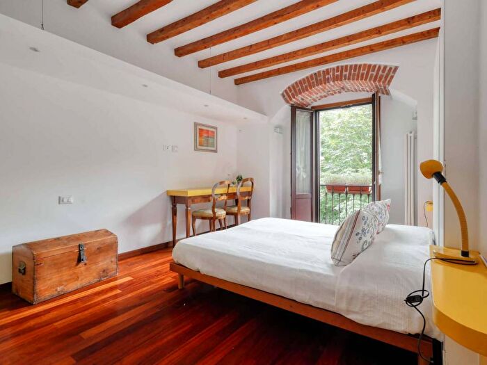 Appartamento trilocale in affitto in Largo la Foppa, Moscova, Milano