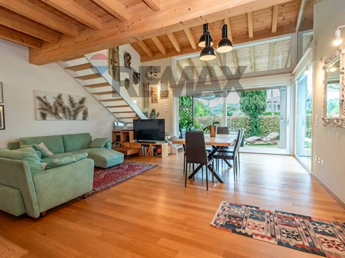 Casa con 5 locali in vendita in Teolo