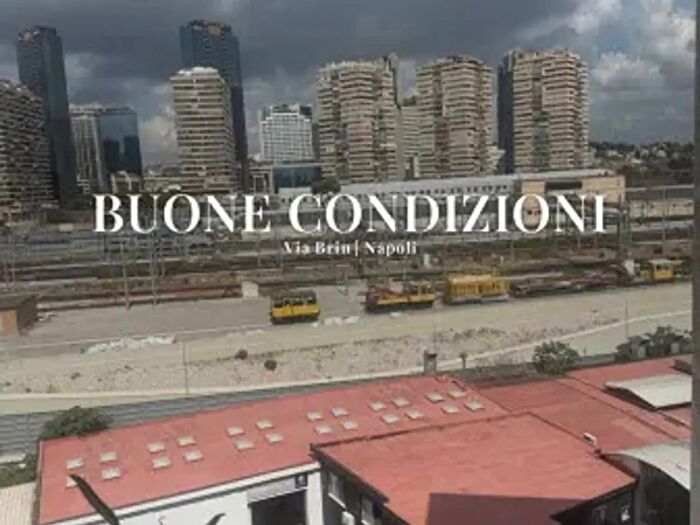 Appartamento quadrilocale in vendita in Via San Maria di Costantinopoli alle Mosche, Napoli