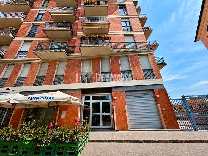Appartamento quadrilocale in vendita in Via Francesco Ravaschio, Genova