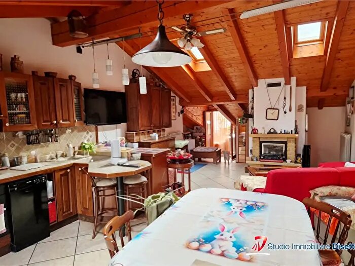 Casa con 10 locali in vendita in Via della Chiesa, Edolo