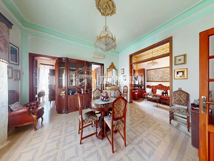 Casa con 11 locali in vendita in Via Duca dAosta, Nociglia