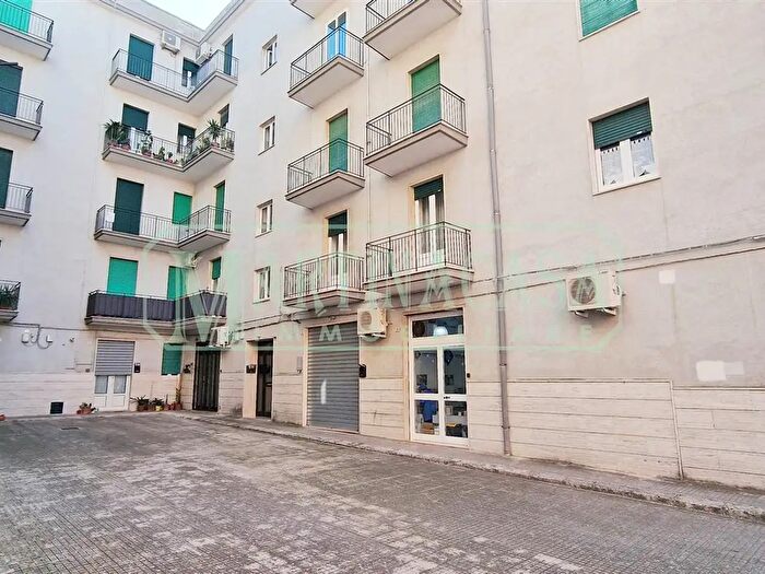 Appartamento bilocale in affitto in Piazza d'Angiò, Martina Franca