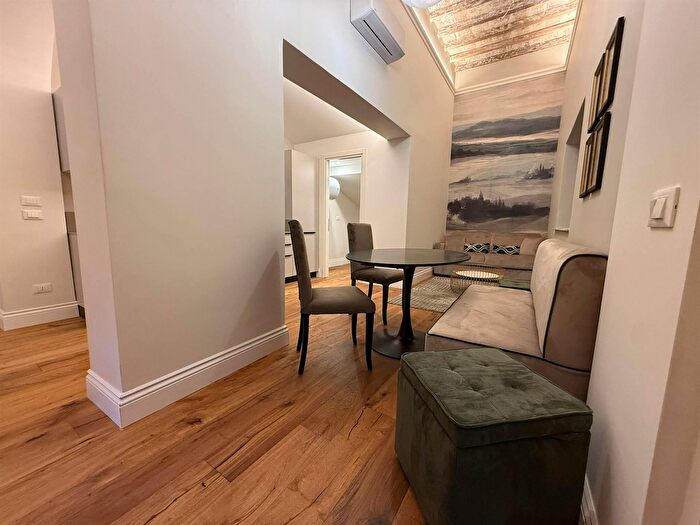 Appartamento bilocale in vendita in Via Romana, Firenze