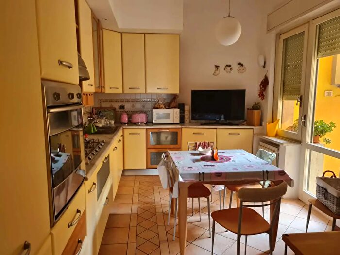 Appartamento con 5 locali in affitto in Via Mameli, Perugia