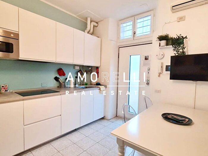 Appartamento bilocale in affitto in Via Carlo Farini, Isola, Milano