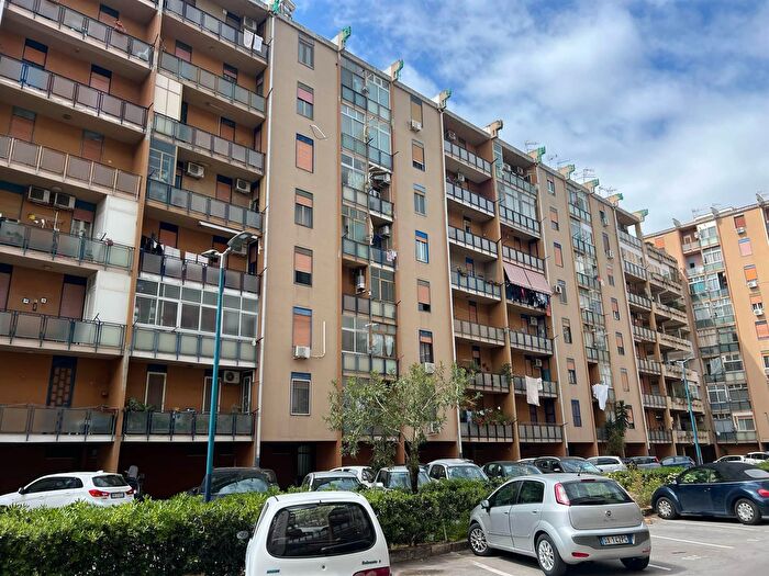 Appartamento con 5 locali in vendita in Via Sacco E Vanzetti, Palermo