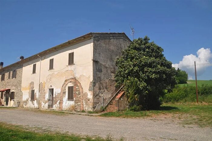 Casa quadrilocale in vendita in Montecatini Val Di Cecina