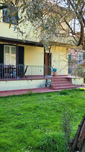 Casa con 6 locali in vendita in Sarzana