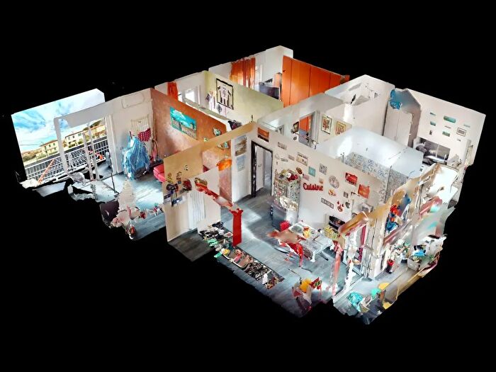 Appartamento con 5 locali in vendita in Via dellAlloro, Livorno