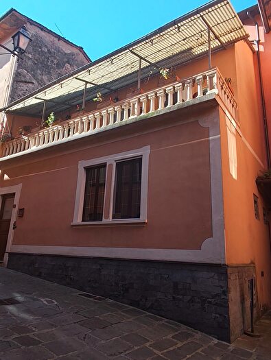 Casa con 5 locali in vendita in Gallicano