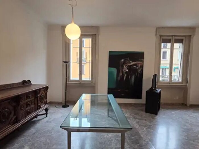 Appartamento trilocale in affitto in Via Soperga, Milano