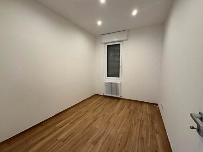 Appartamento trilocale in vendita in Corso Camillo Benso di Cavour, Modena