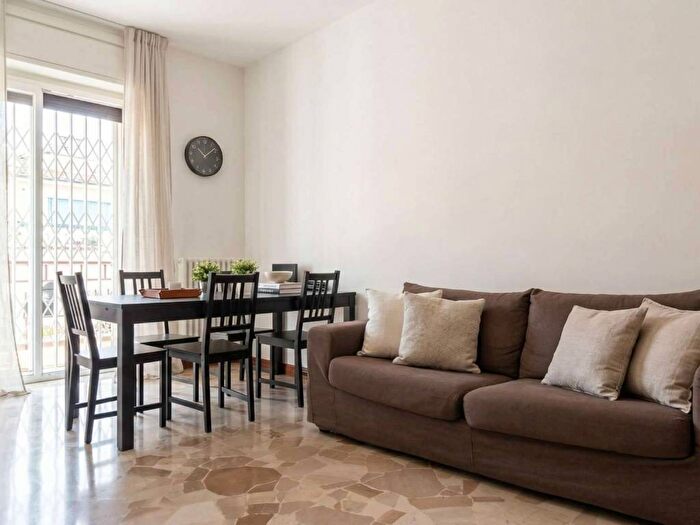 Appartamento bilocale in affitto in viale Montello, Arena, Milano