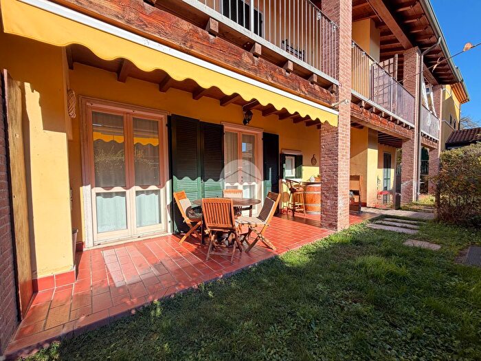 Appartamento trilocale in vendita in Via Benaco, Valeggio Sul Mincio