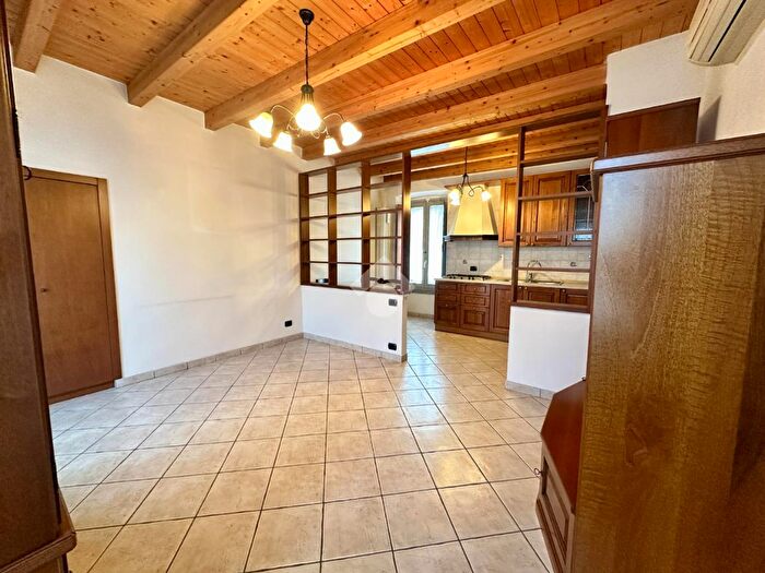 Appartamento bilocale in vendita in Via Guglielmo Marconi, Olginate