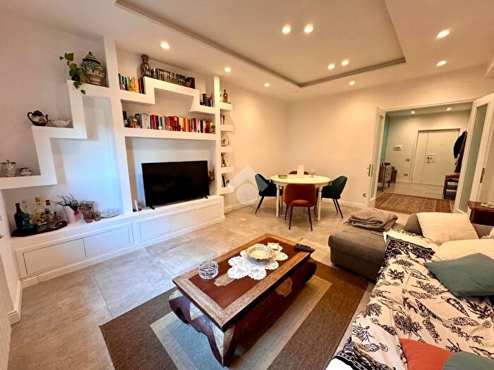 Appartamento trilocale in vendita in Via Alemanno, Mondragone