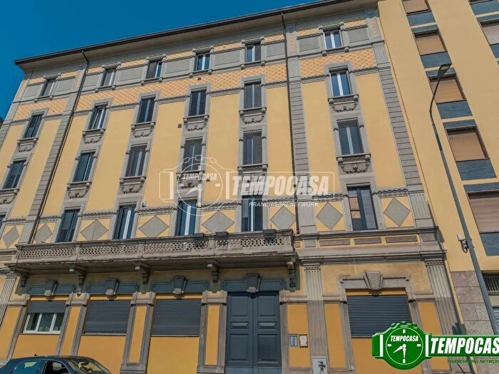 Appartamento quadrilocale in vendita in Via Valassina, Milano