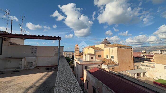 Casa trilocale in vendita in Via Monte Grappa, Balestrate
