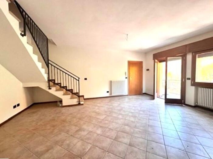 Appartamento quadrilocale in vendita in Via Nazionale, Alto Reno Terme