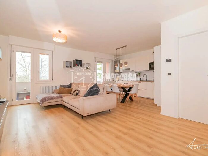 Appartamento trilocale in vendita in Via Silvio Pellico, Quattro Castella