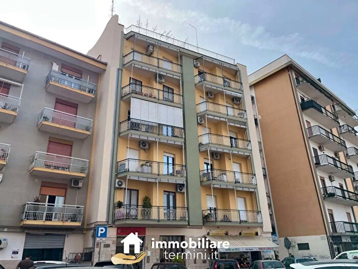 Appartamento quadrilocale in vendita in Via Bevuto, Termini Imerese