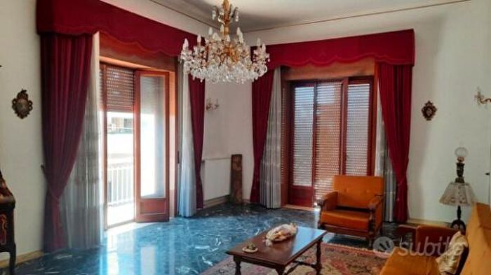 Appartamento con 6 locali in vendita in Via Medaglie dOro, Grottaglie